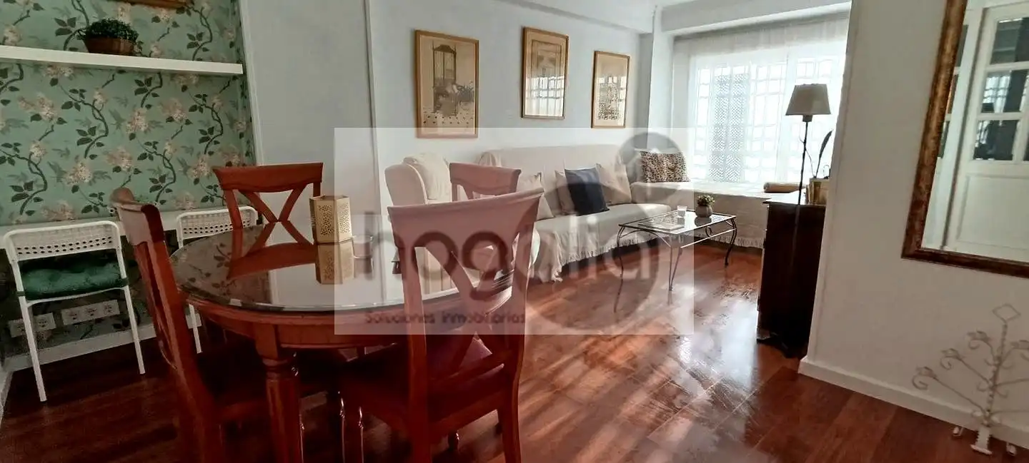 Living room of Flat for rent in Sevilla  with Air Conditioner and Furnished