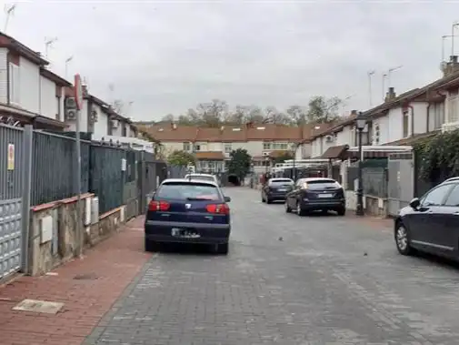 Casa adosada en venda a Pintor Murillo, Daganzo de Arriba