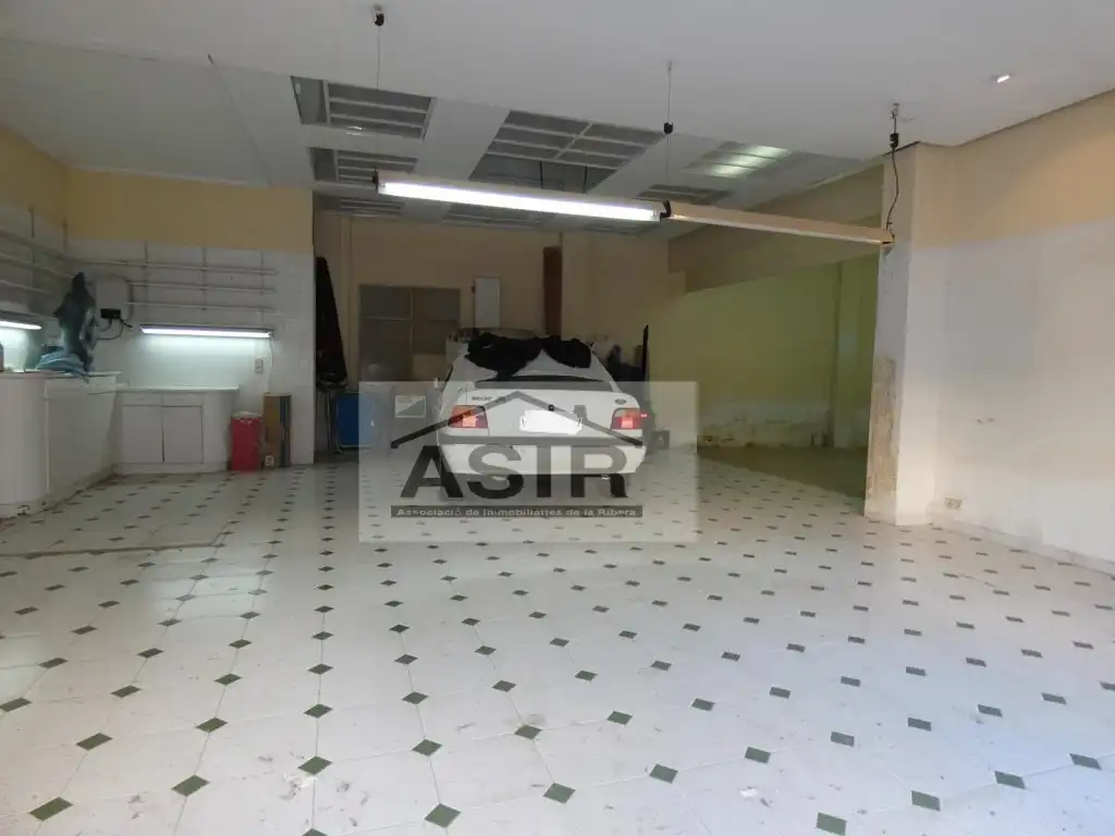 Local comercial de lloguer a Casc Urbà, imagen 2