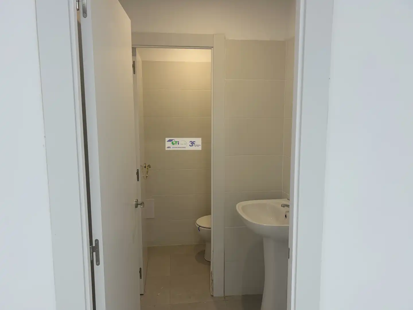 Baño de Nave industrial de alquiler en Cuarte de Huerva