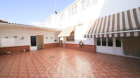Espectacular casa como las que ya no se hacen. Patio de 50m2 aprox, garaje y 6 habitaciones., imatge 3