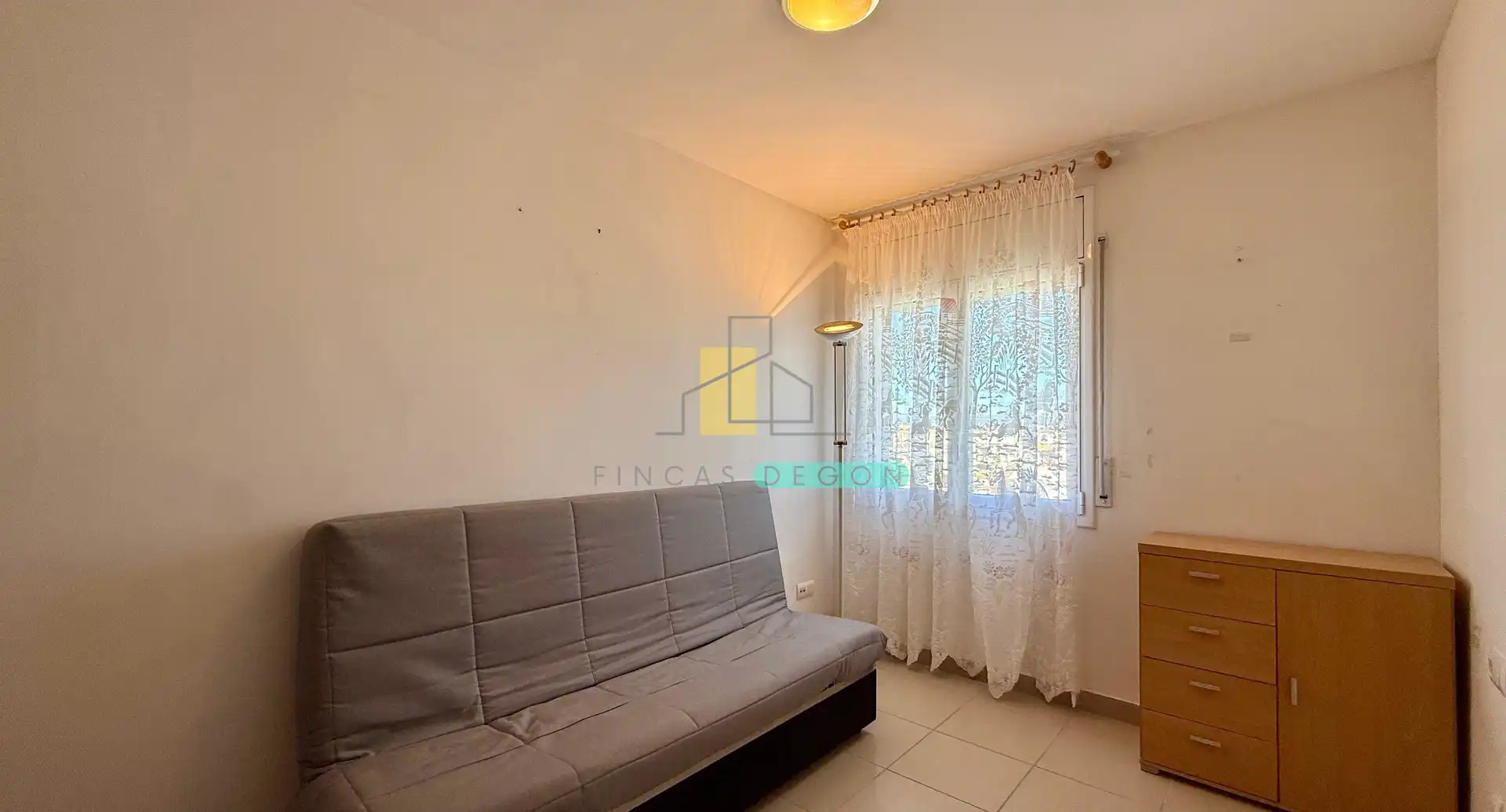Habitación de Apartamento en venta en Empuriabrava con Calefacción, Terraza y Amueblado