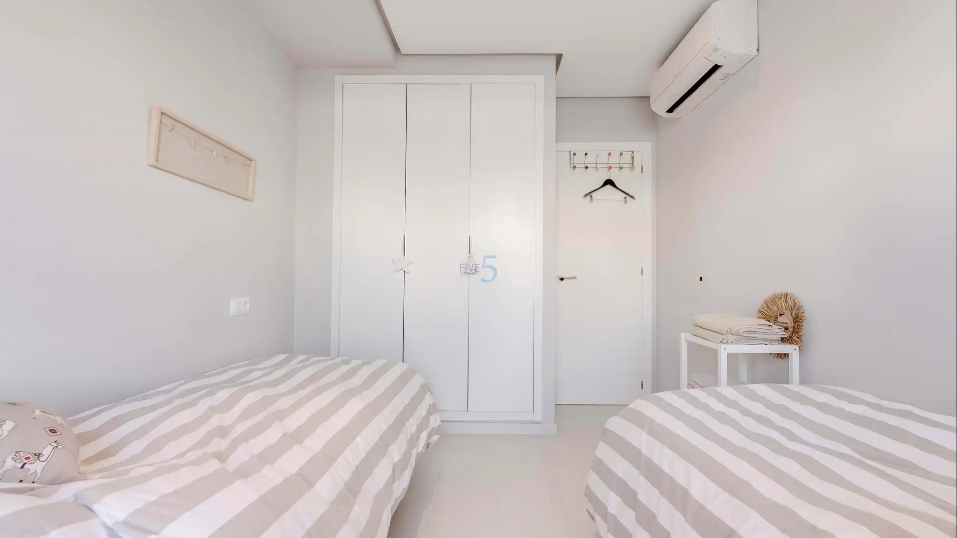 Bedroom of Flat for sale in Orihuela  with Air Conditioner, Terrace and Storage room