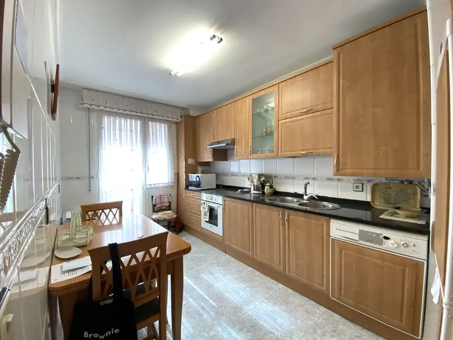 Cocina de Piso en venta en Vitoria - Gasteiz con Calefacción, Parquet y Terraza
