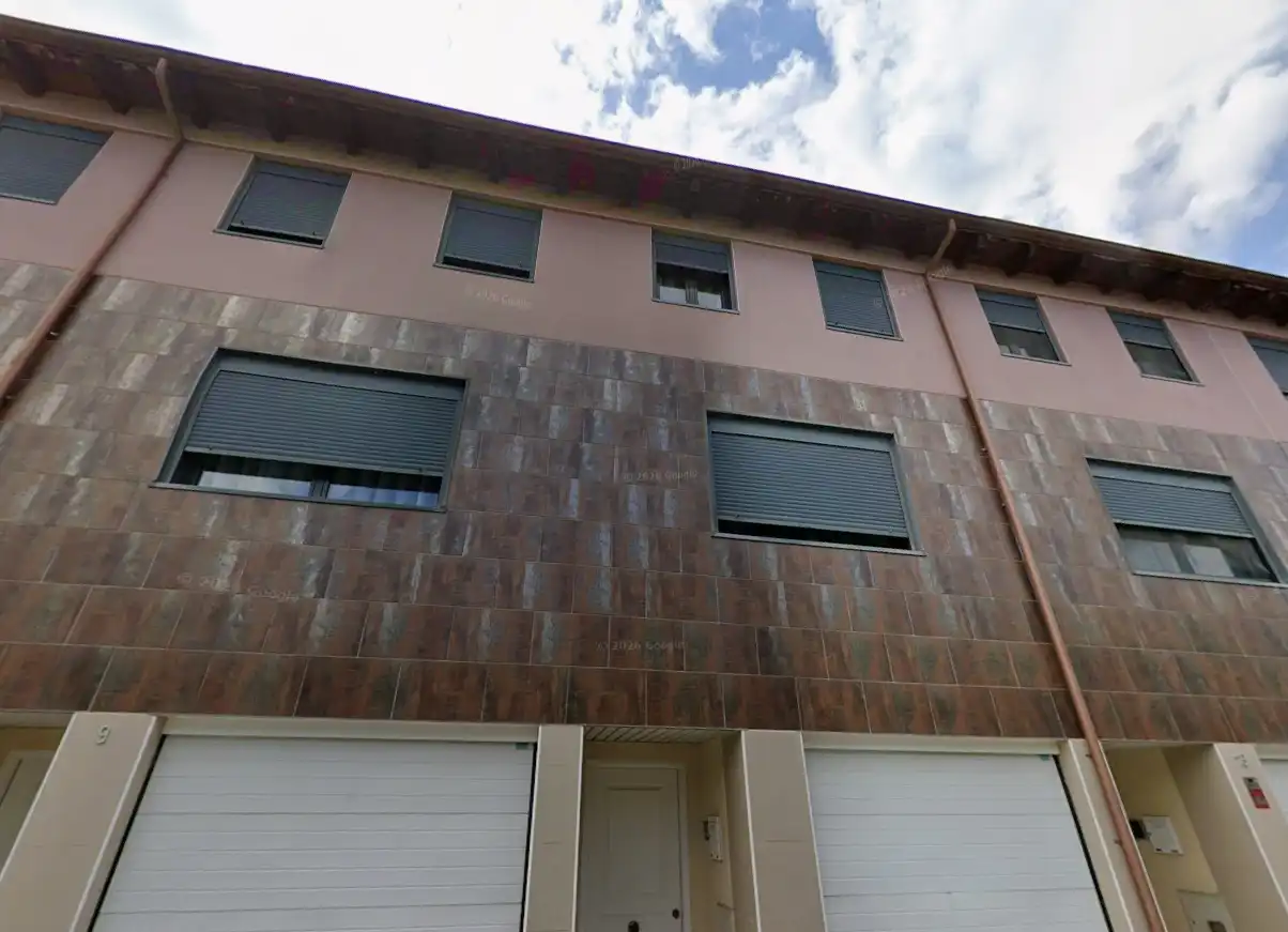 Casa aparellada en venda a Av Ramón Espinet