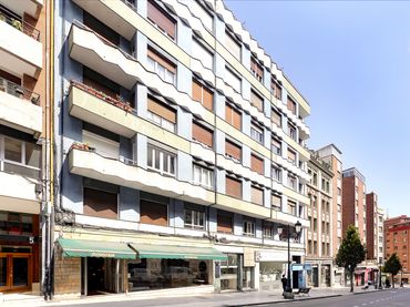 Pis amb ascensor en venda a Oviedo - CL FONCALADA 7
