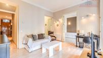 Sala d'estar de Pis de lloguer en  Madrid Capital amb Calefacció, Parquet i Forn
