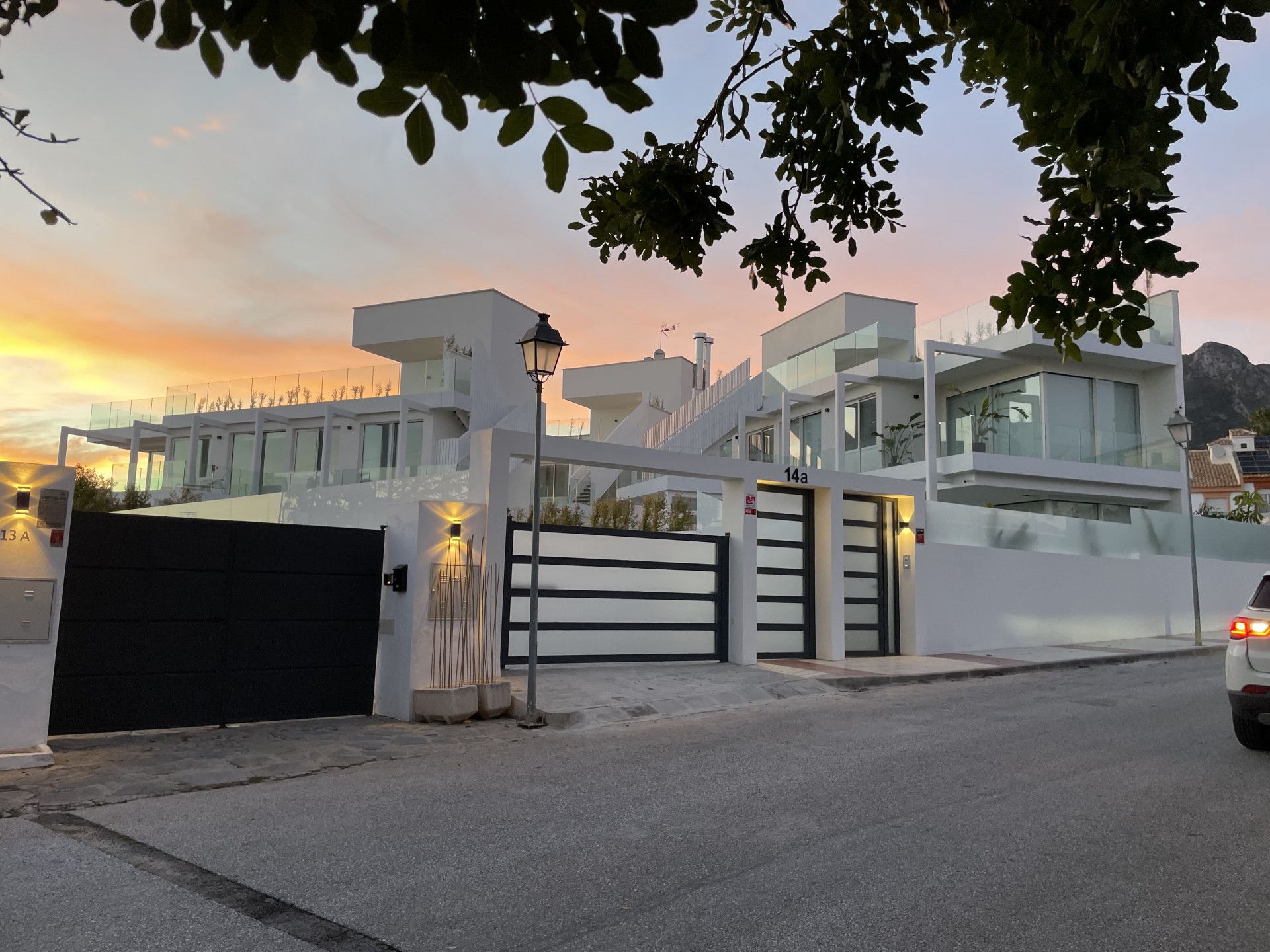 Exterior view of House or chalet for sale in Marbella  with Air Conditioner, Private garden and Terrace