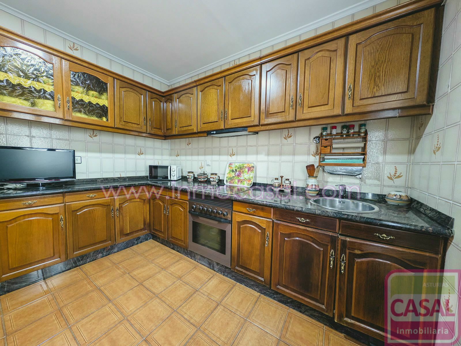 Kitchen of Flat for sale in Mieres (Asturias)  with Heating, Storage room and Furnished