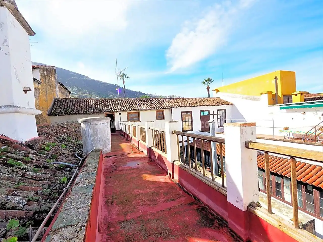 Vista exterior de Casa o xalet en venda en Icod de los Vinos amb Jardí privat