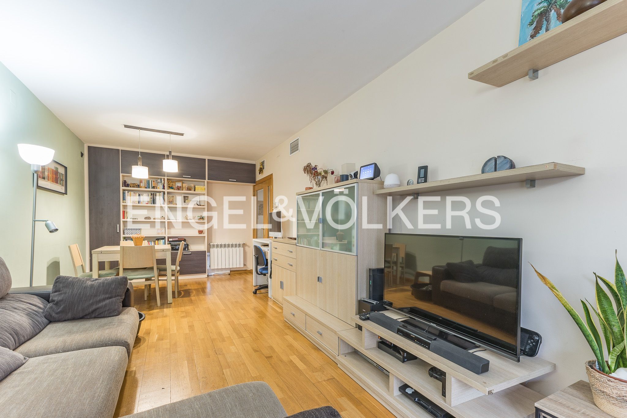 Sala d'estar de Apartament en venda en Sant Just Desvern amb Aire condicionat, Calefacció i Parquet