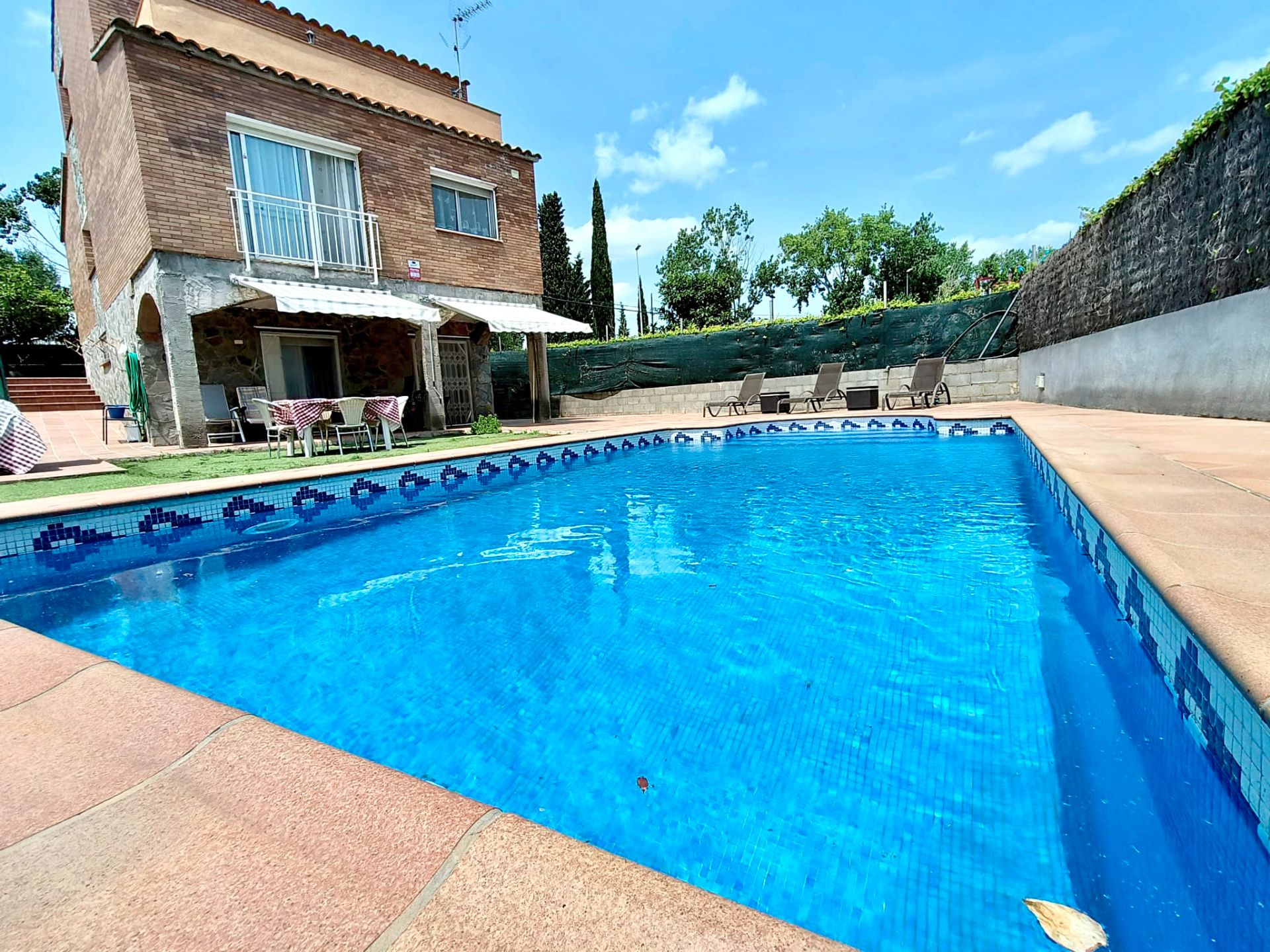 Piscina de Casa o xalet en venda en Rubí amb Calefacció, Jardí privat i Terrassa