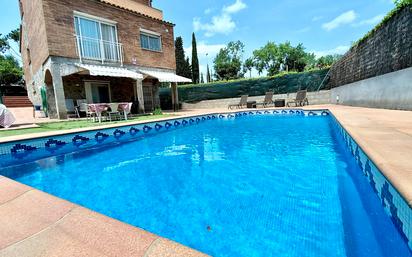 Piscina de Casa o xalet en venda en Rubí amb Calefacció, Jardí privat i Terrassa