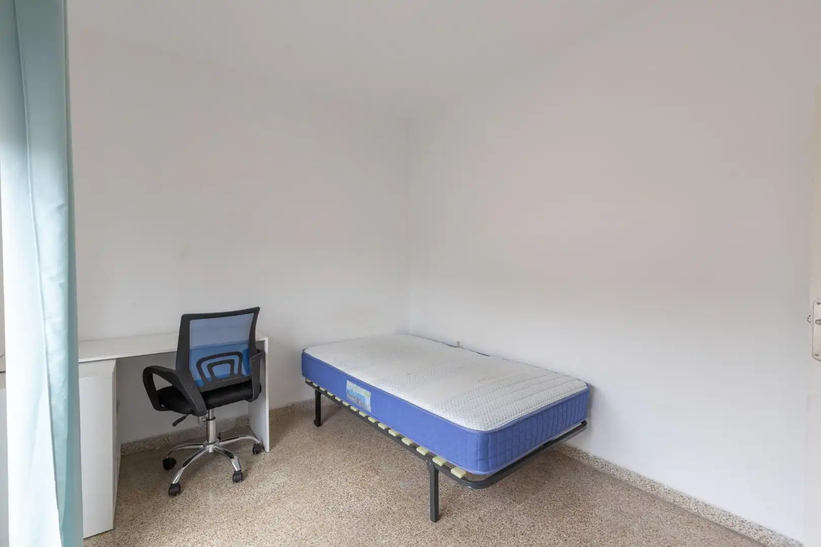 Habitación de Piso en venta en Granada con Terraza y Balcón