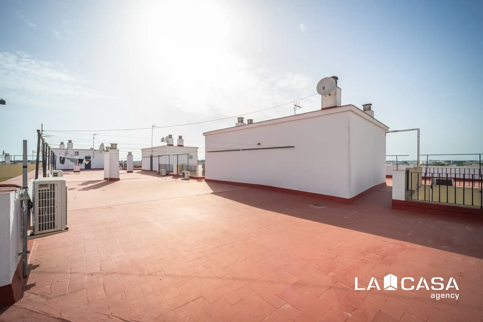 Terraza de Piso en venta en Dos Hermanas con Aire acondicionado, Trastero y Piscina