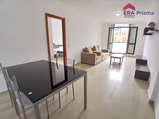 Piso en Venta en Calle San Felipe en Playa Jardín