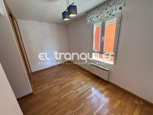 Bedroom of Flat for rent in Madrid  with Storage room, Furnished and Washing machine