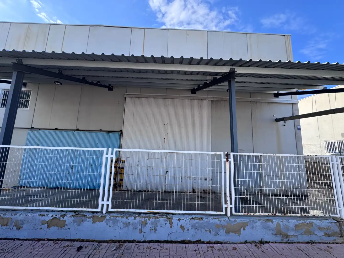 Exterior view of Industrial buildings for rent in Ceutí