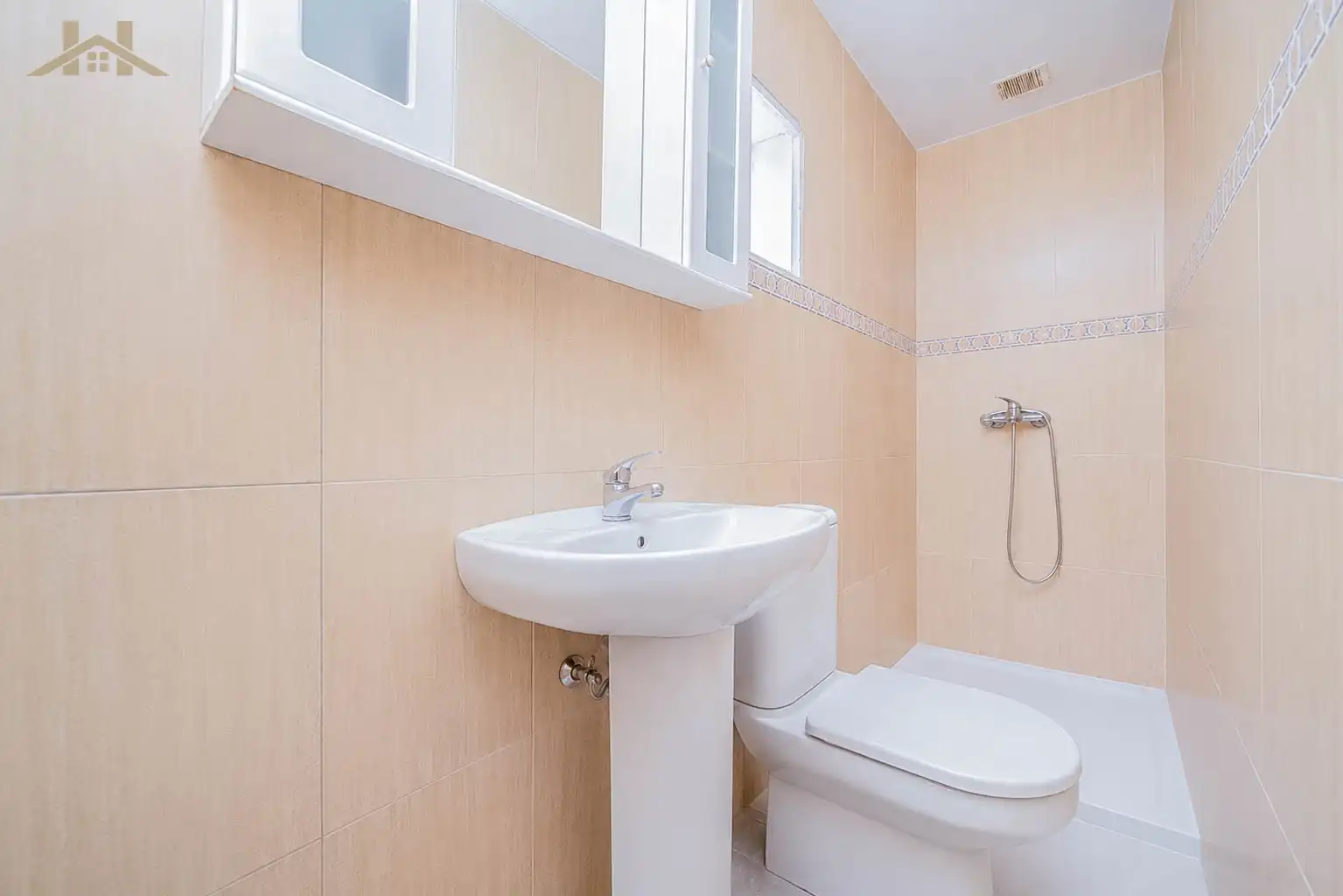 Baño de Dúplex en venta en Valdemorillo con Calefacción, Terraza y Balcón