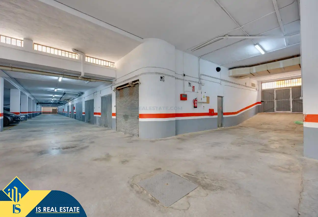 Parking of Apartments for sale in Torrevieja  with Heating, Terrace and Furnished
