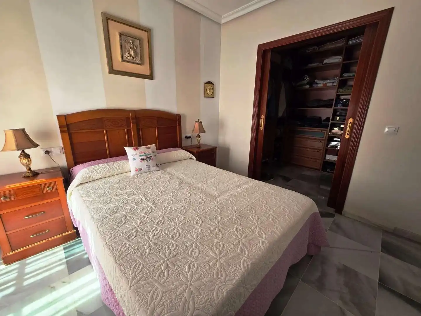 Dormitori de Casa o xalet en venda en Castilleja de la Cuesta amb Aire condicionat, Terrassa i Balcó