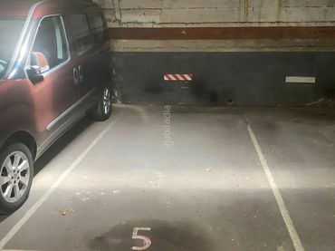 Einzelparkplatz zur Miete in Carrer de Baltasar d'Espanya 19