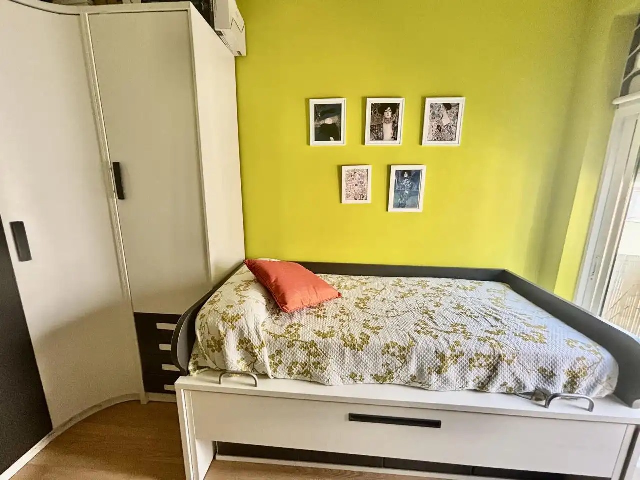 Bedroom of Flat for sale in Zaragoza  with Air Conditioner, Heating and Balcony