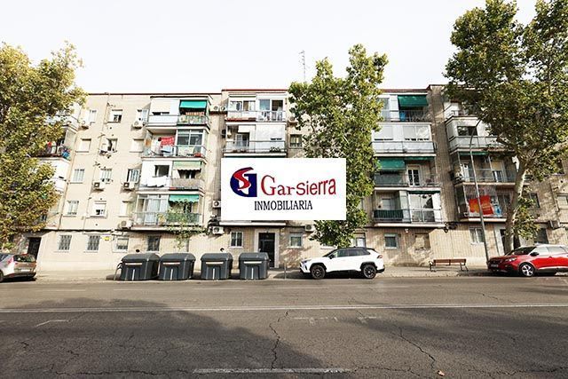 Exterior view of Flat for sale in  Madrid Capital  with Heating