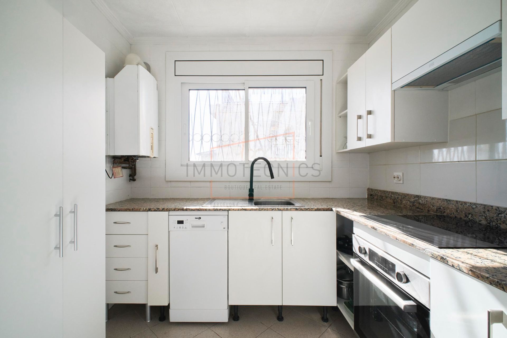 Kitchen of House or chalet for sale in Montornès del Vallès  with Air Conditioner, Heating and Terrace