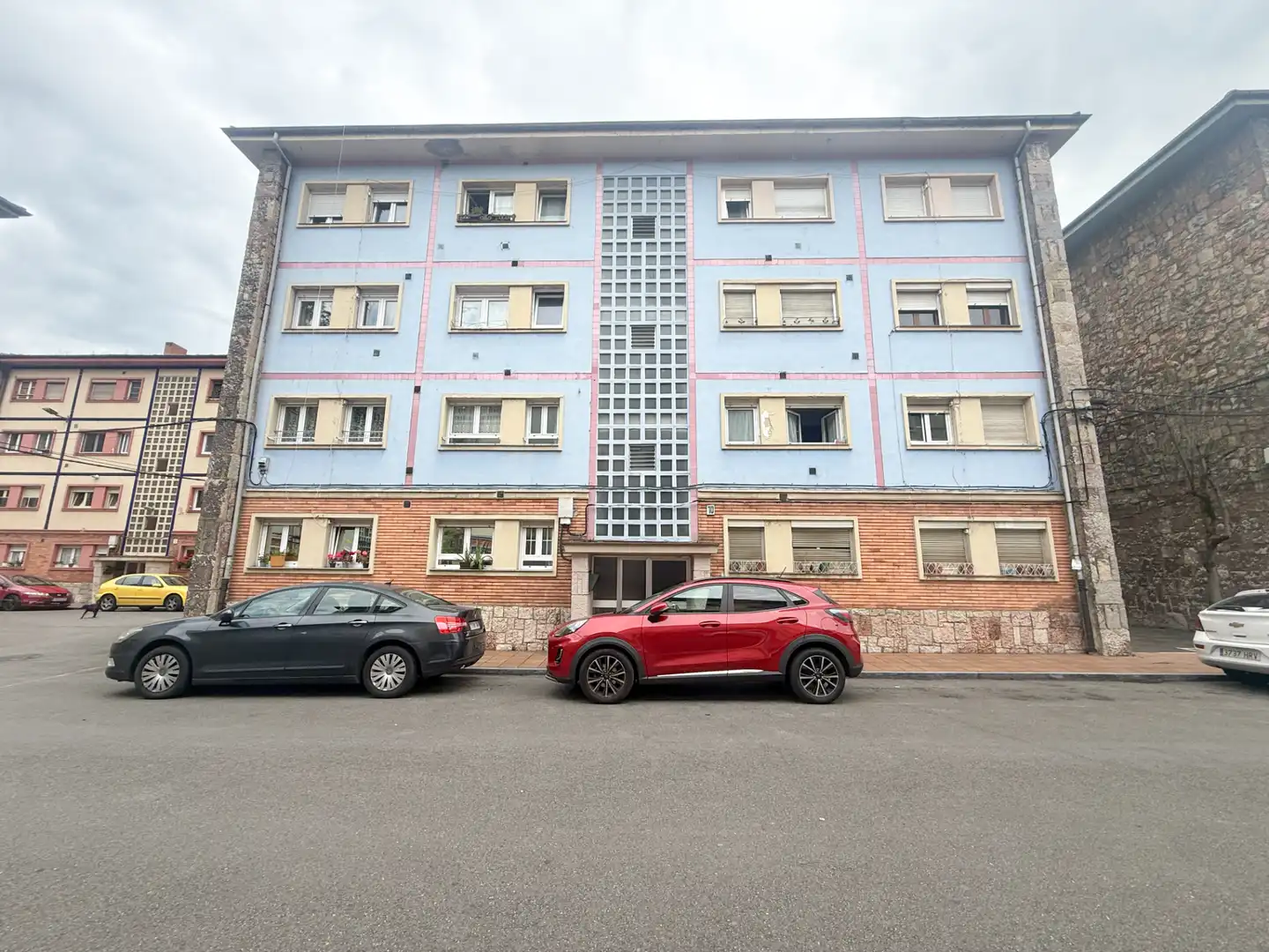Vista exterior de Piso en venta en Oviedo 