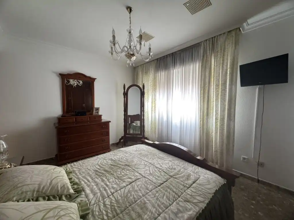 Schlafzimmer von Haus oder Chalet zum Verkauf in Algeciras mit Ofen und Waschmaschine