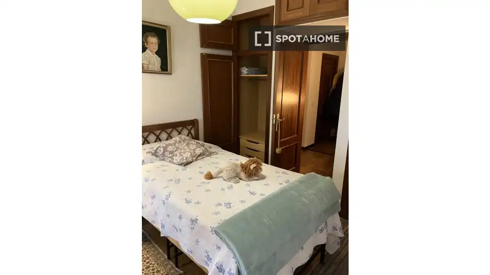 Schlafzimmer von Wohnung zur untervermieten in  Pamplona / Iruña mit Klimaanlage, Heizung und Terrasse