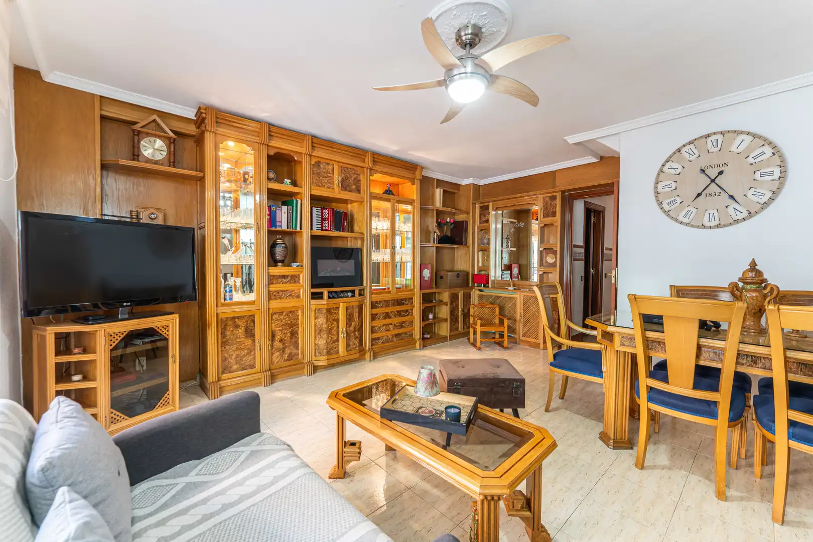 Wohnzimmer von Maisonette zum Verkauf in Fuenlabrada mit Klimaanlage, Heizung und Terrasse