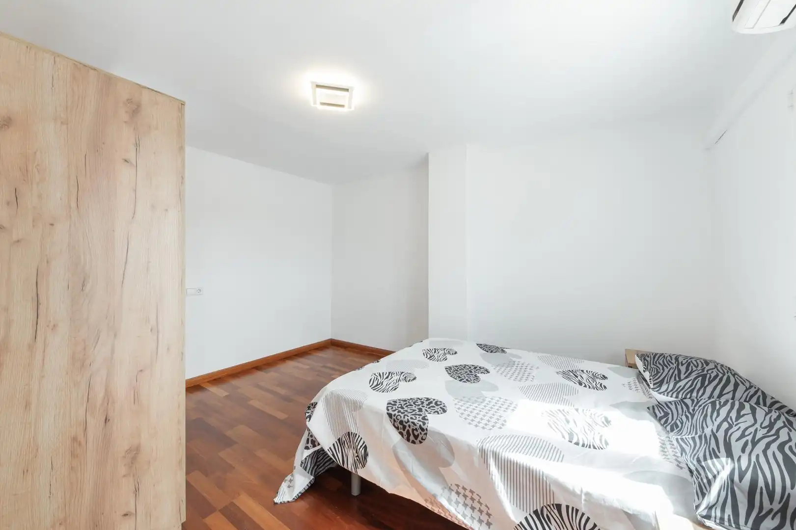 Schlafzimmer von Einfamilien-Reihenhaus zur Miete in Campos mit Klimaanlage, Heizung und Parkett