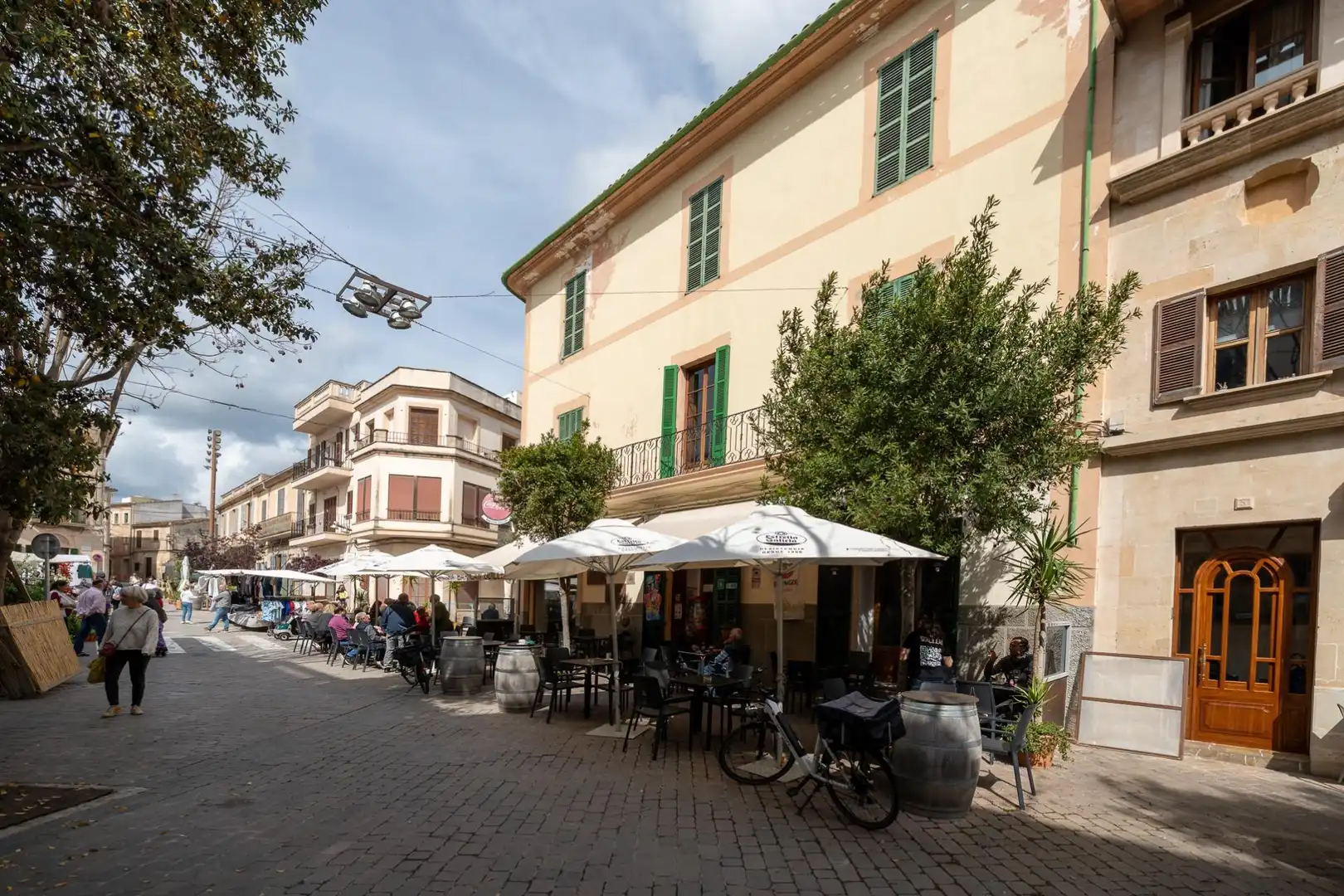 Vista exterior de Àtic en venda en Porreres amb Aire condicionat, Calefacció i Jardí privat
