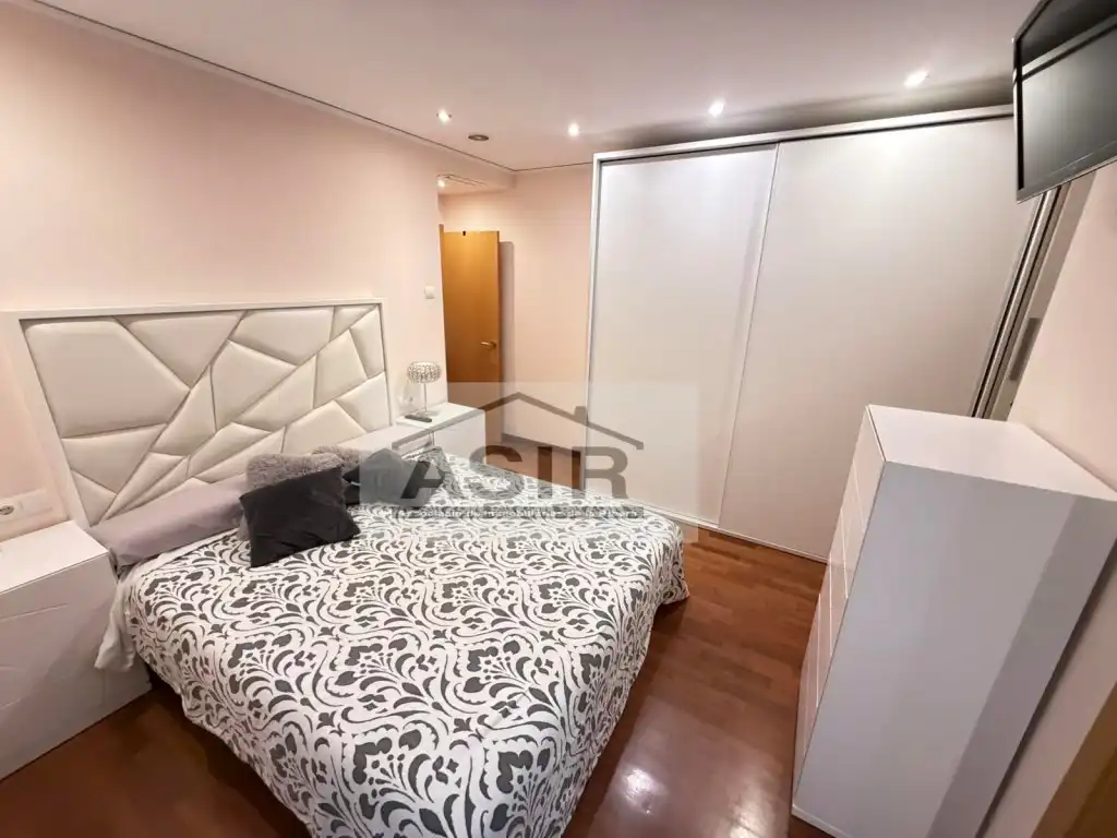 Dormitori de Pis en venda en Alzira amb Aire condicionat i Terrassa