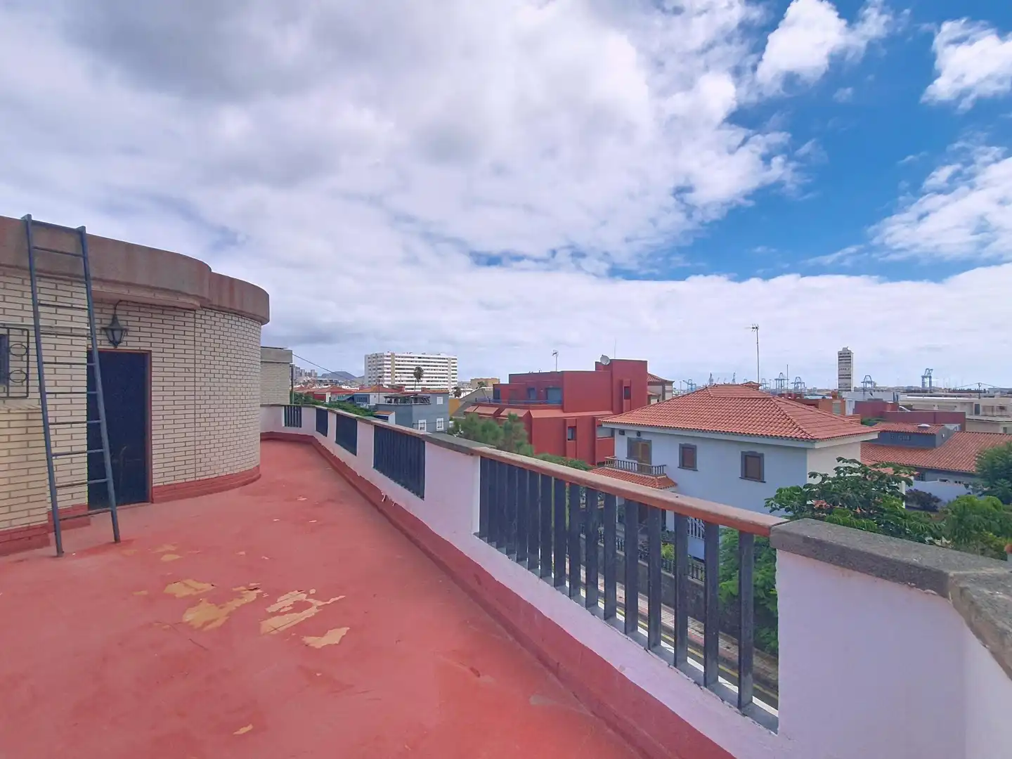 Terrassa de Casa o xalet en venda en Las Palmas de Gran Canaria amb Aire condicionat, Jardí privat i Balcó