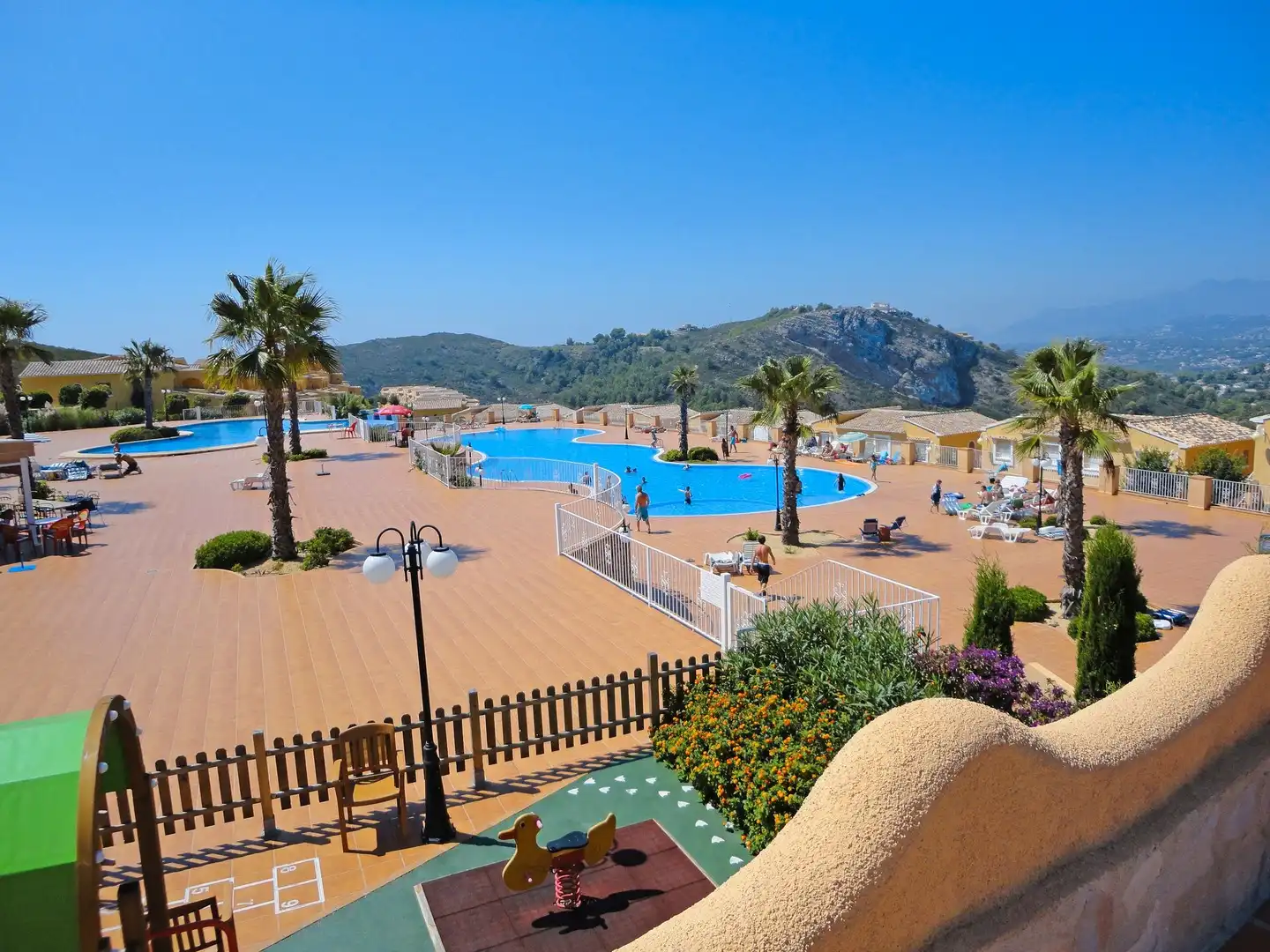 Piscina de Apartament en venda en Benitachell / El Poble Nou de Benitatxell amb Aire condicionat, Calefacció i Jardí privat