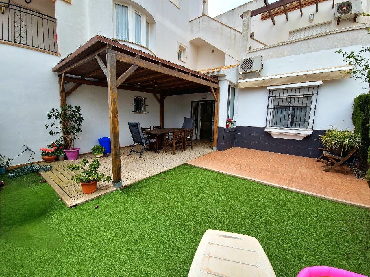 Terrassa de Casa o xalet de lloguer en Orihuela amb Aire condicionat, Calefacció i Jardí privat