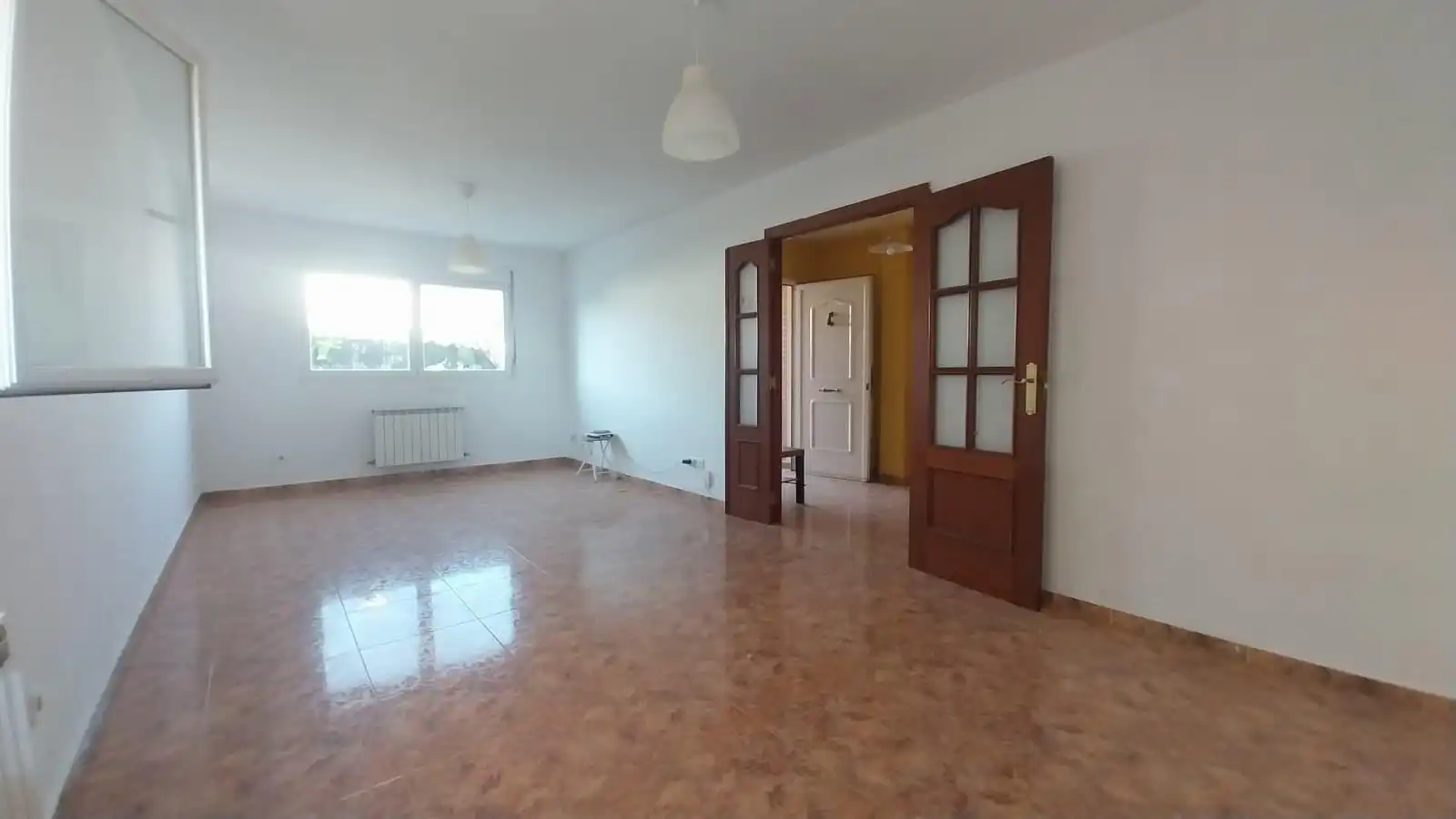 Sala d'estar de Casa adosada en venda en Tudela de Duero amb Calefacció i Terrassa