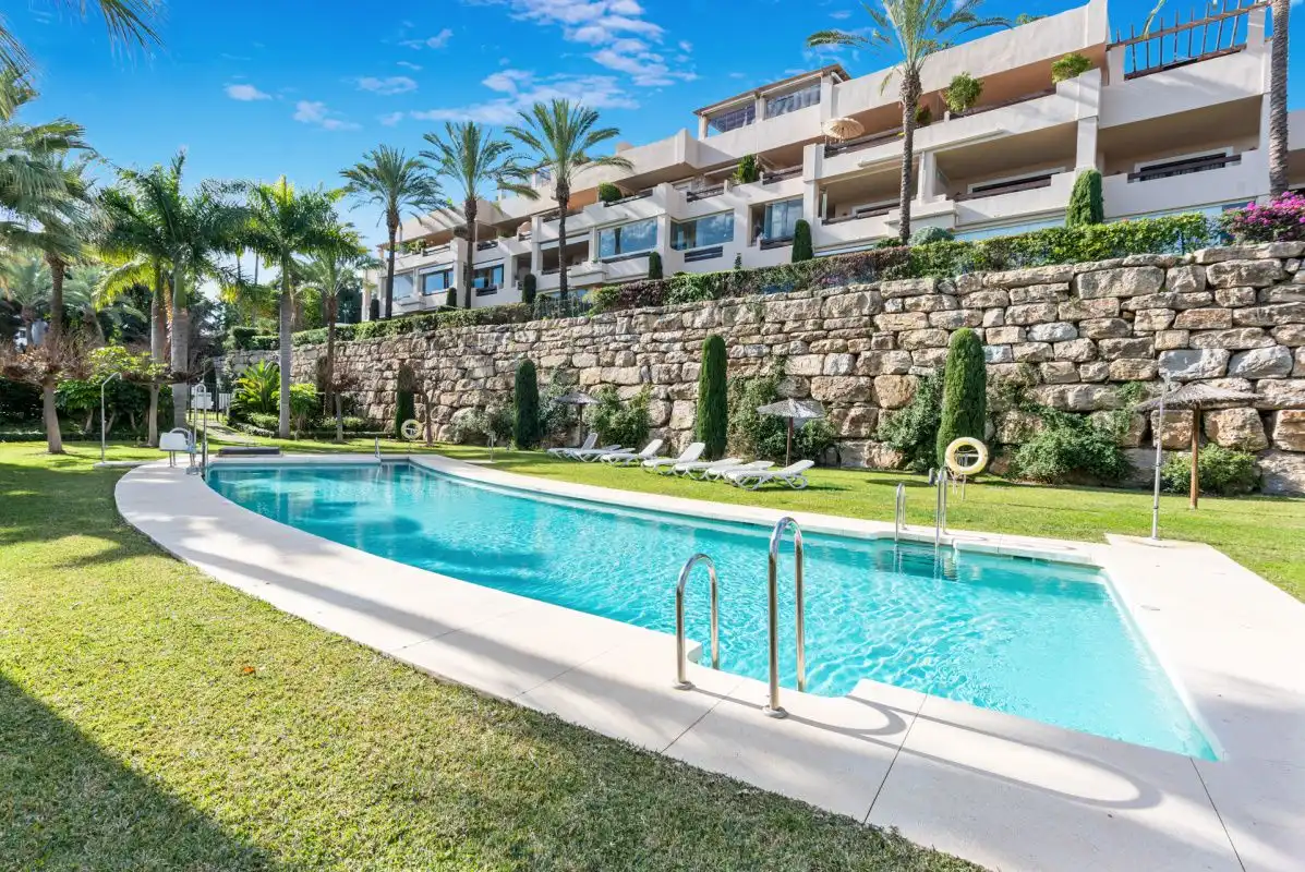 Jardí de Apartament en venda en Estepona amb Aire condicionat, Terrassa i Traster