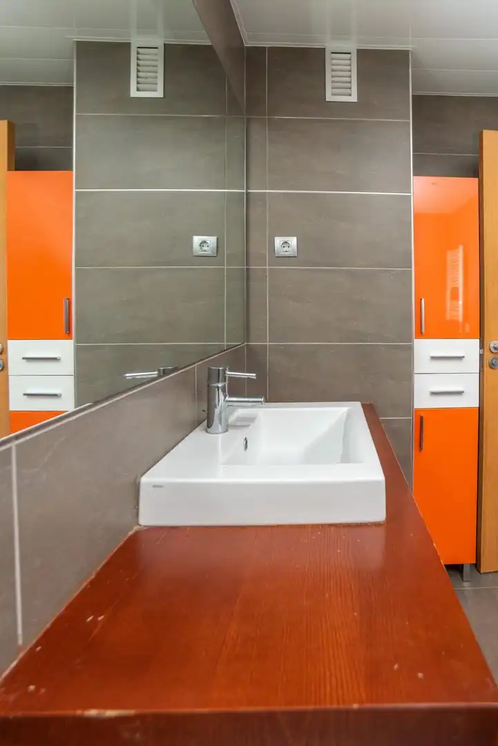 Badezimmer von Wohnung zum Verkauf in Badalona mit Heizung, Parkett und Terrasse