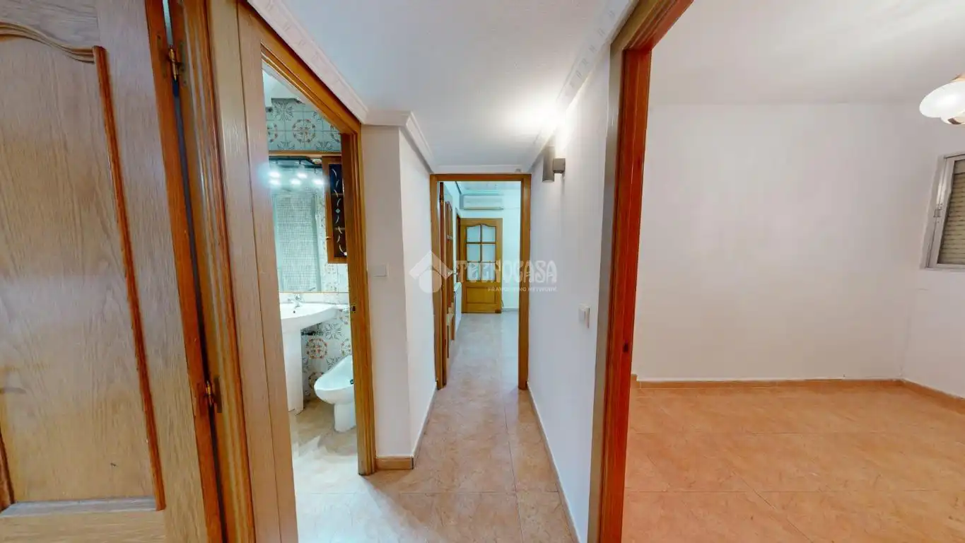 Wohnung zum Verkauf in Leganés mit Klimaanlage, Heizung und Terrasse