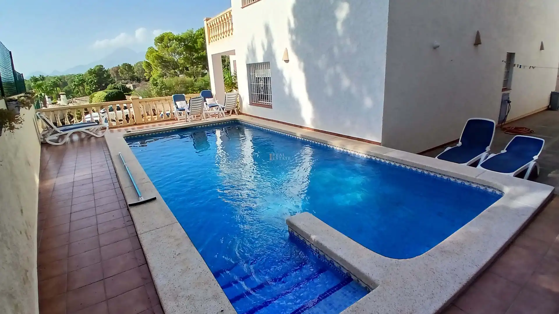 Casa con piscina en venta en Carrer La Palera, imagen 2