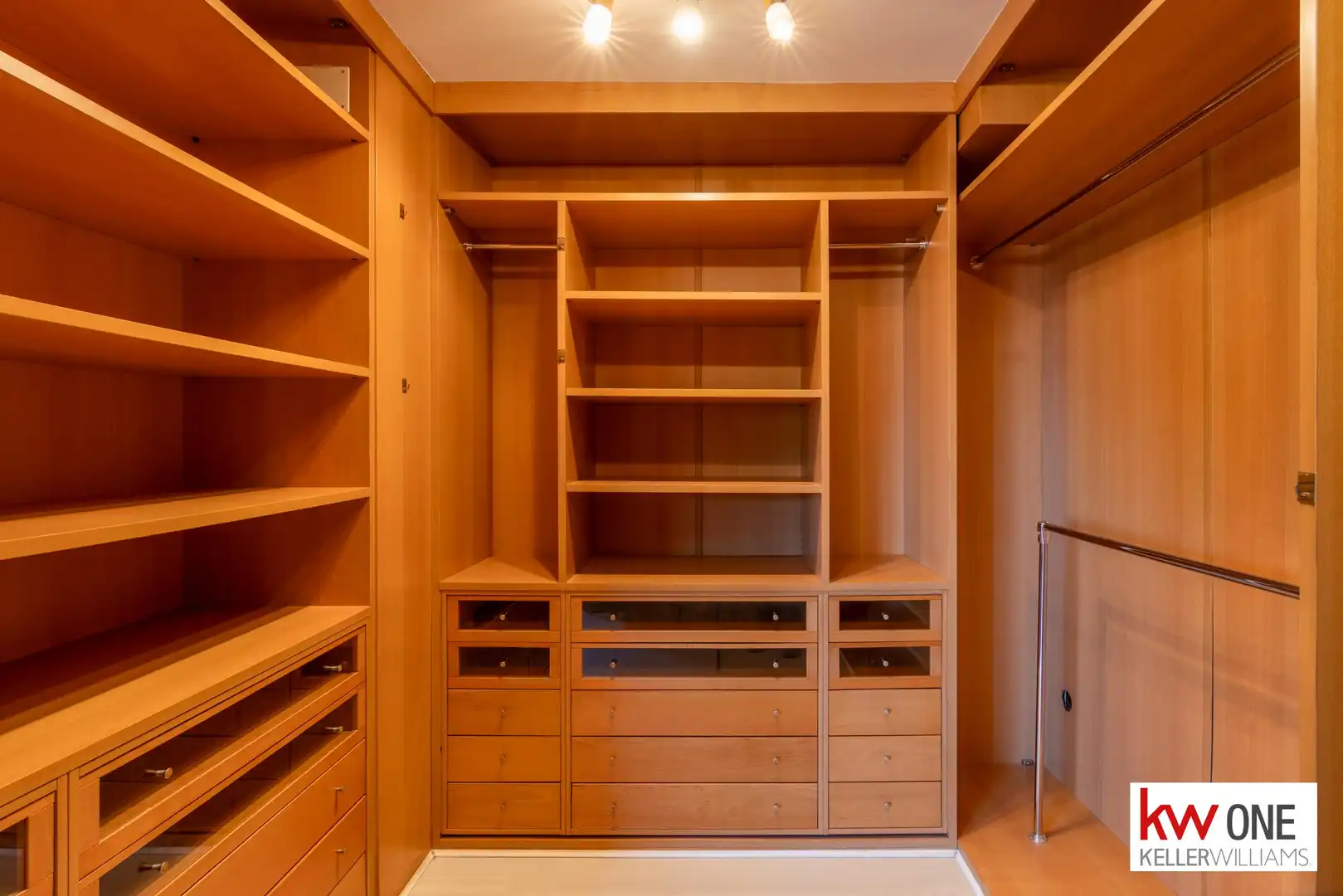 Habitación de Casa adosada de alquiler en Pozuelo de Alarcón con Aire acondicionado, Calefacción y Jardín privado