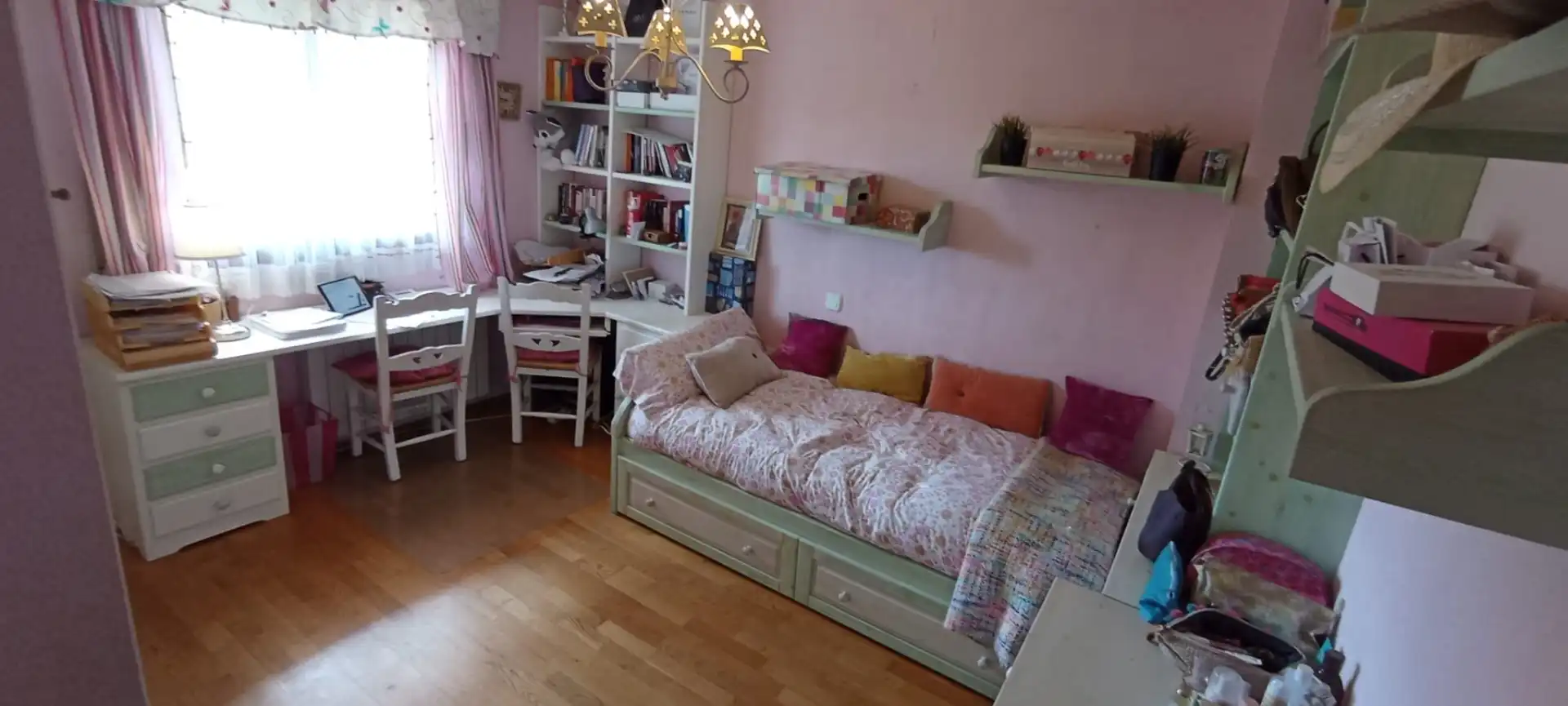 Dormitori de Casa adosada en venda en Simancas amb Calefacció, Jardí privat i Parquet