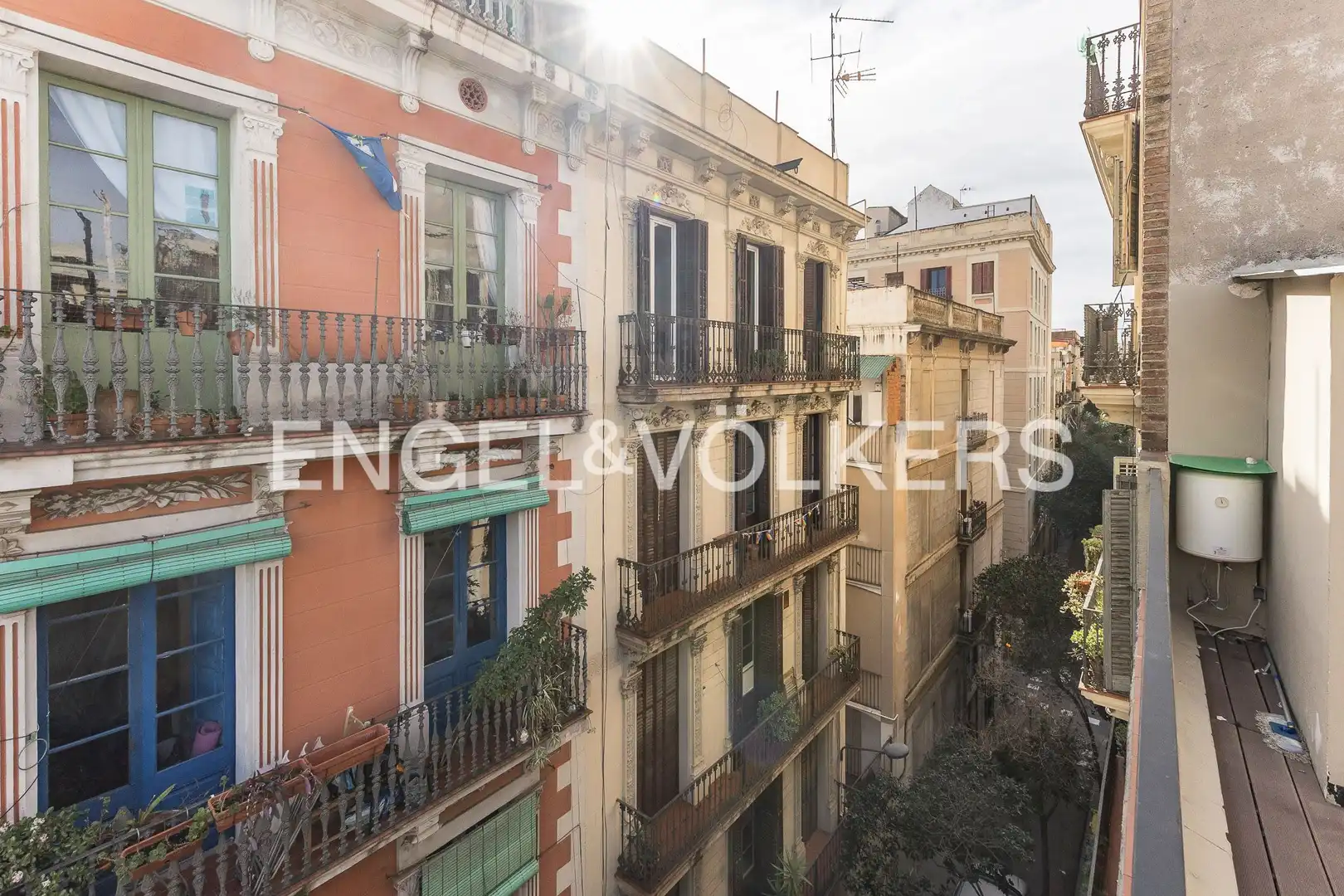 Vista exterior de Casa o xalet en venda en Barcelona amb Aire condicionat, Calefacció i Terrassa