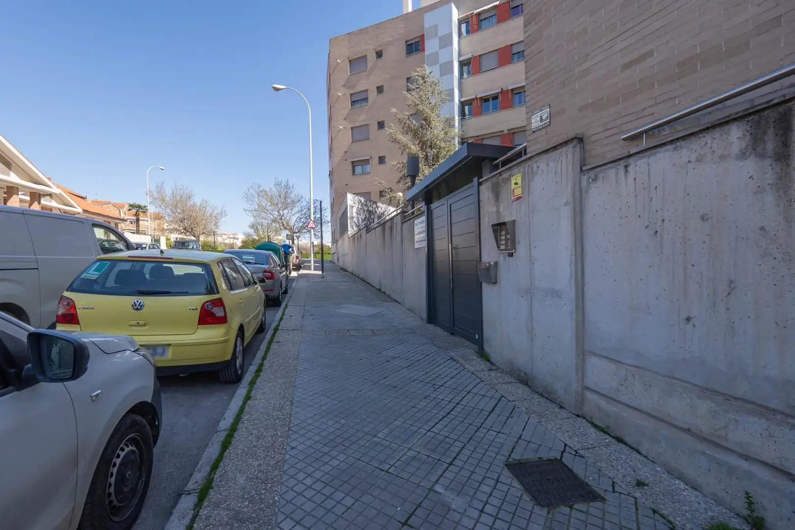 Parking of Flat for sale in Granada  with Air Conditioner, Heating and Private garden