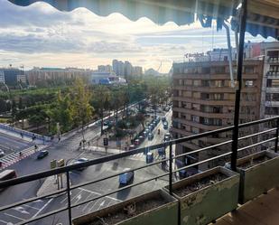 Vista exterior de Pis en venda en  Valencia Capital amb Terrassa i Traster