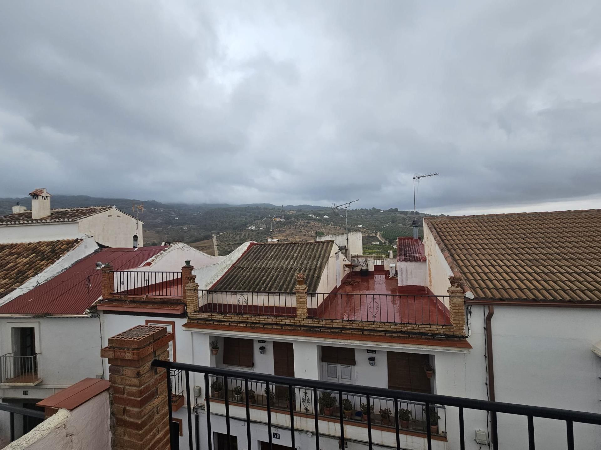 Vista exterior de Casa o xalet en venda en Alozaina amb Traster i Balcó